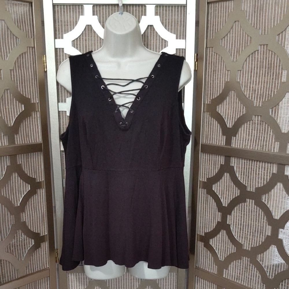 Black Sleeveless Peplum Tank Top with Lace Up Front Torrid Size 1